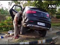 
      
      3 killed as speeding Mercedes hits taxi, cyclists in Punjab's...
      
      