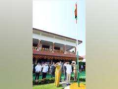 
      
      YS Jagan Mohan Reddy unfurls Tricolour, celebrates Andhra...
      
      
