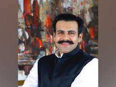 
      
      Social activist Mohit Grover shines out as Corona warrior
      
      