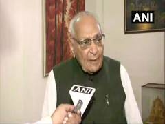 
      
      Priyanka Gandhi Vadra condoles demise of Motilal Vora
      
      