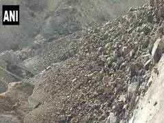 
      
      WB: Middle-aged couple dies in major landslide in Darjeeling
      
      