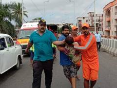 
      
      ANI journalist helps save life of flood victim in Patna
      
      