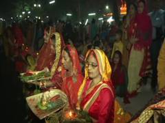 
      
      Devotees gather at ghats to perform 'Usha Arghya' on last day...
      
      