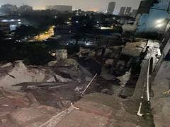 
      
      4 houses collapse in Mumbai due to heavy rain, no casualties
      
      