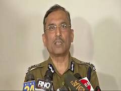 
      
      Mumbai: Commissioner of Police holds talks with members of...
      
      
