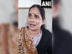 
      
      Nirbhaya's mother breaks down in court
      
      