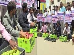 
      
      K'taka: NSUI members polish shoes, sell fruits in protest...
      
      