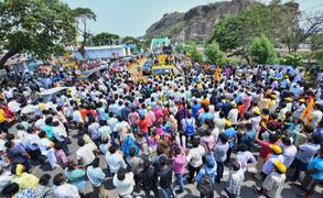 
      
      Andhra polls: Nara Lokesh's wife holds roadshow in Mangalagiri
      
      