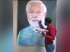 
      
      Artist from Amritsar makes oil painting of PM Narendra Modi
      
      