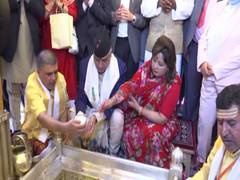 
      
      After Kaal Bhairav temple, Nepal PM visit Kashi Vishwanath temple
      
      