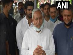 
      
      Bihar CM, Union minister Pashupati Paras pay tributes to Ram...
      
      