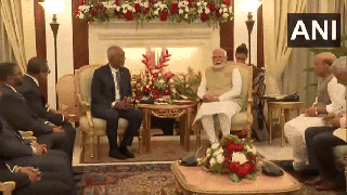 
      
      PM Modi holds bilateral talks with Maldives President
      
      
