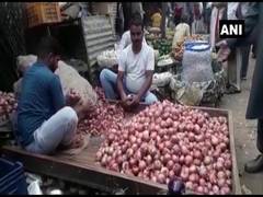 
      
       UP: Onion prices shoot up in Prayagraj after unseasonal rain...
      
      