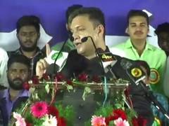 
      
      AIMIM leader Akbaruddin Owaisi clarifies his '15 minutes'...
      
      