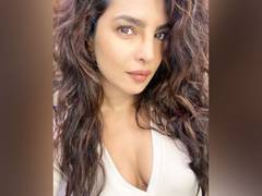 
      
      Priyanka Chopra enjoys golfing with Nick Jonas and friends
      
      