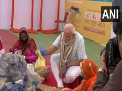 
      
      Modi segregates plastic with women rag pickers in Mathura
      
      