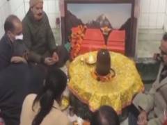 
      
      Himachal Pradesh CM Jai Ram Thakur offers prayers for long...
      
      