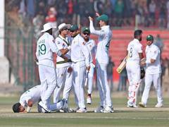 
      
      Karachi Test: Naeem's five-for helps Pakistan thrash Sri...
      
      