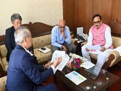
      
      India, Japan discuss ways to strengthen bilateral partnership...
      
      