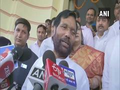 
      
      Doing whatever is needed to be done: Paswan on Encephalitis...
      
      