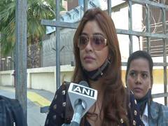 
      
      Payal Ghosh meets NCW chief, discusses speeding up...
      
      
