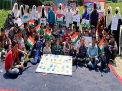 
      
      'Azadi Ka Amrit Mahotsav': Army organises painting...
      
      