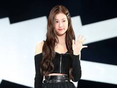 
      
       LE SERRAFIM to temporarily perform as 5-member group
      
      