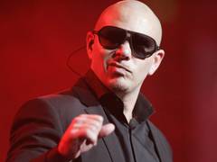 
      
      Pitbull, Luis Fonsi, Join CBS 'Momento Latino Event' special
      
      