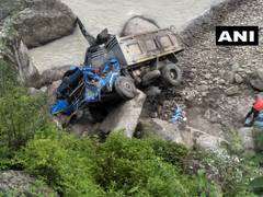 
      
      Uttarakhand: 1 dead, 3 injured after vehicle falls in river
      
      