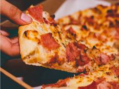 
    Here's how you can bake a perfect yeast-free pizza
    