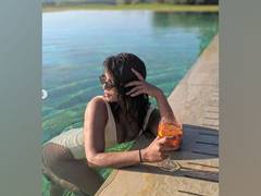 
      
      Priyanka Chopra makes 'best use of vacation', Nick turns into...
      
      
