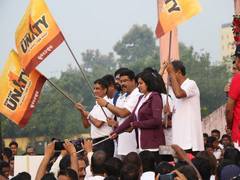 
      
      Odisha: Pradhan flags off 'Run for Unity' event in Bhubaneswar
      
      