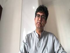 
      
      'Haan ghar me rahega desh' Prasoon Joshi pens poem in support...
      
      
