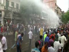 
      
      Kolkata Police baton charge at BJP workers
      
      
