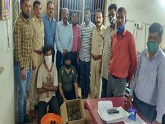 
      
      Pune forest dept arrest 2 for smuggling tortoises
      
      
