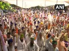 
      
      Amritsar: Farmers protest against Central ordinances
      
      