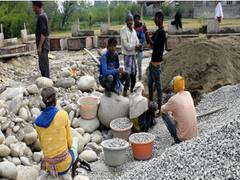
      
      J-K: Migrant labourers find peaceful working milieu in valley
      
      