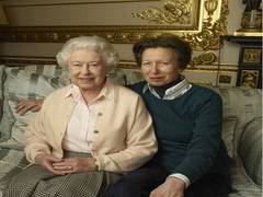 
      
      Queen Elizabeth joins Princess Anne for church in Scotland
      
      