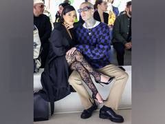 
      
      Valentine's Day 2022: Travis Barker brings giant Mickey,...
      
      