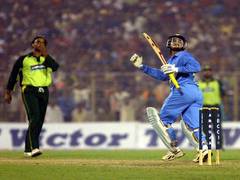 
      
      Shoaib Akhtar meets 'old friend' Sourav Ganguly during T20 WC...
      
      