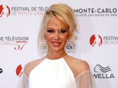 
      
      'Baywatch' star Pamela Anderson says vegans make better lovers
      
      