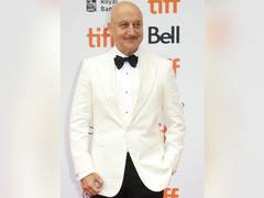 
      
      Anupam Kher takes 'morning walk friends' for lavish brunch
      
      