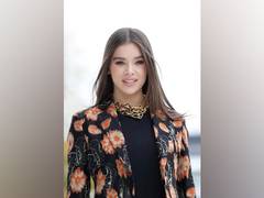 
      
      Hailee Steinfeld being eyed to play Kate Bishop in Marvel's...
      
      