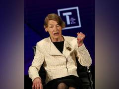 
      
      Glenda Jackson conferred with Richard Harris Award by British...
      
      
