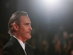 
      
      Joaquin Phoenix's next to be with Mike Mills
      
      