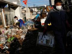 
      
      Typhoon Hagibis in Japan: Death toll rises to 72
      
      
