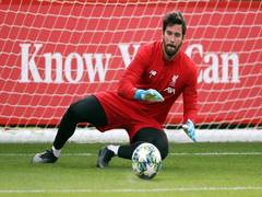 
      
      Goalkeeper has to be focused throughout or it can be fatal:...
      
      