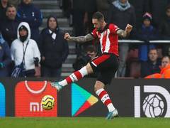 
      
      Premier League: Tottenham loses to Southampton, slips to...
      
      