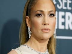 
      
      Jennifer Lopez, Armie Hammer to star in Lionsgate's 'Shotgun...
      
      