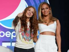 
      
      'Reminds us how fragile life is': JLo, Shakira on Kobe...
      
      